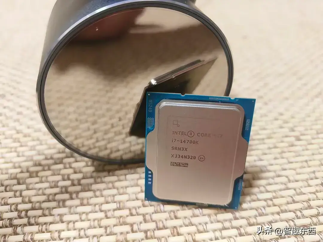 Intel酷睿第14代i7-14700K：超越想象的全新混合架构