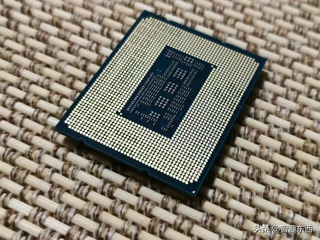 Intel酷睿第14代i7-14700K：超越想象的全新混合架构